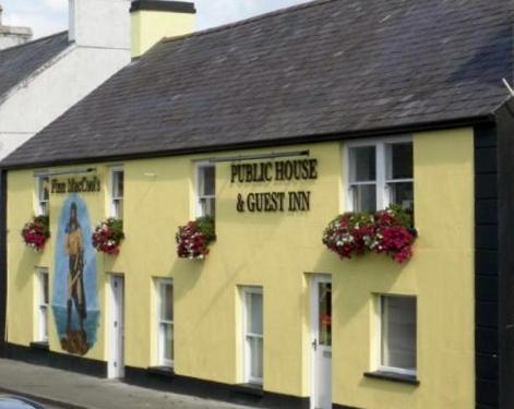 Finn Maccools Public House & Guest Inn Bushmills Exterior photo